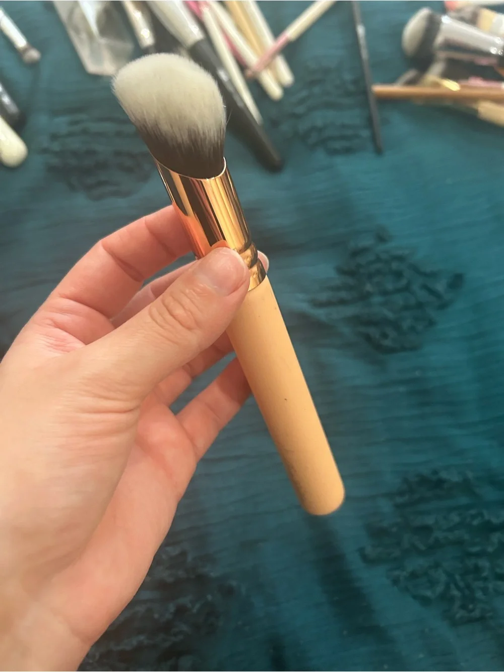 ZOEVA Peach Handle Angled Foundation Brush with Gold Ferrule